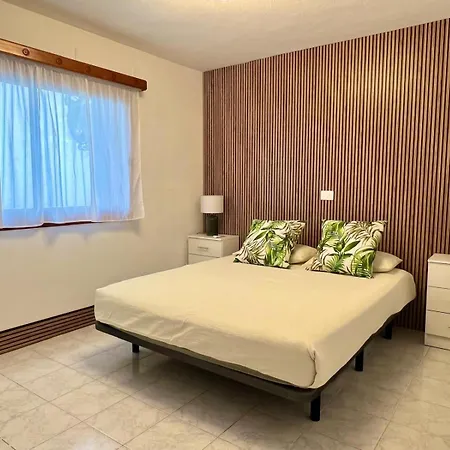 Vista Parcial Mar En Tenerife Sur