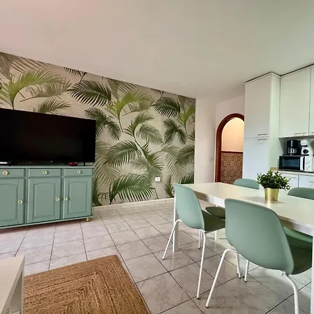 Vista Parcial Mar En Tenerife Sur דירה